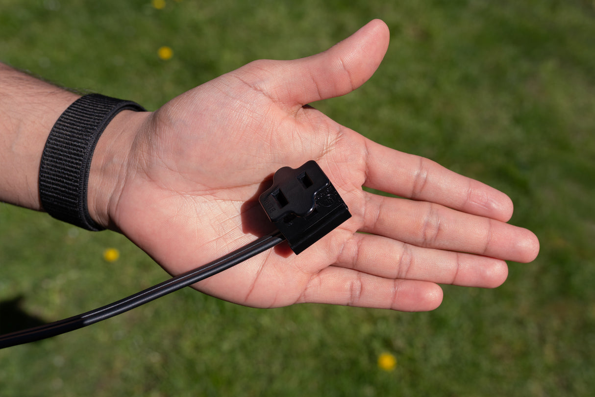 Female Plugs (100 pk)