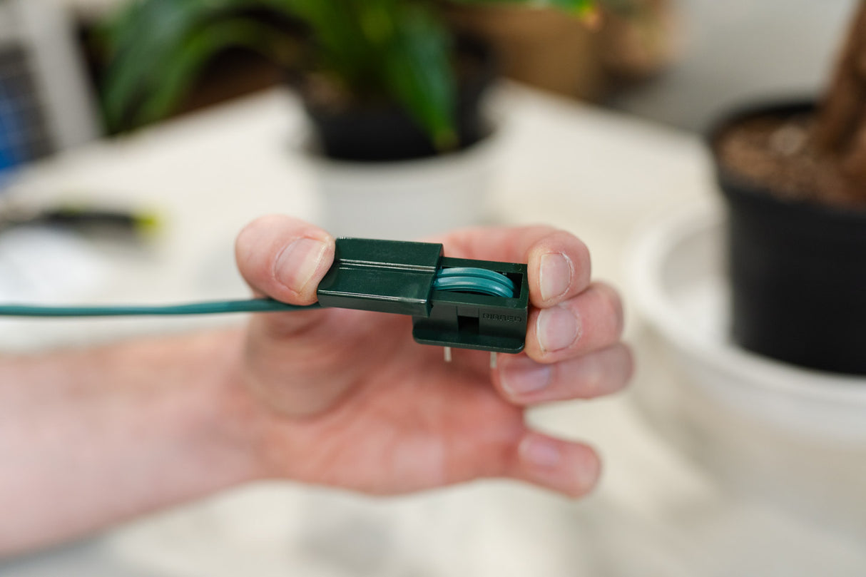 Female Plugs (100 pk)